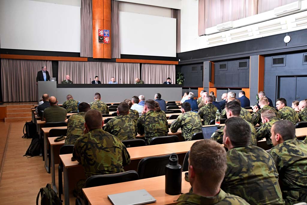 Právě si prohlížíte The Impact of Technology on the Conduct of Military Operations – panel discussion