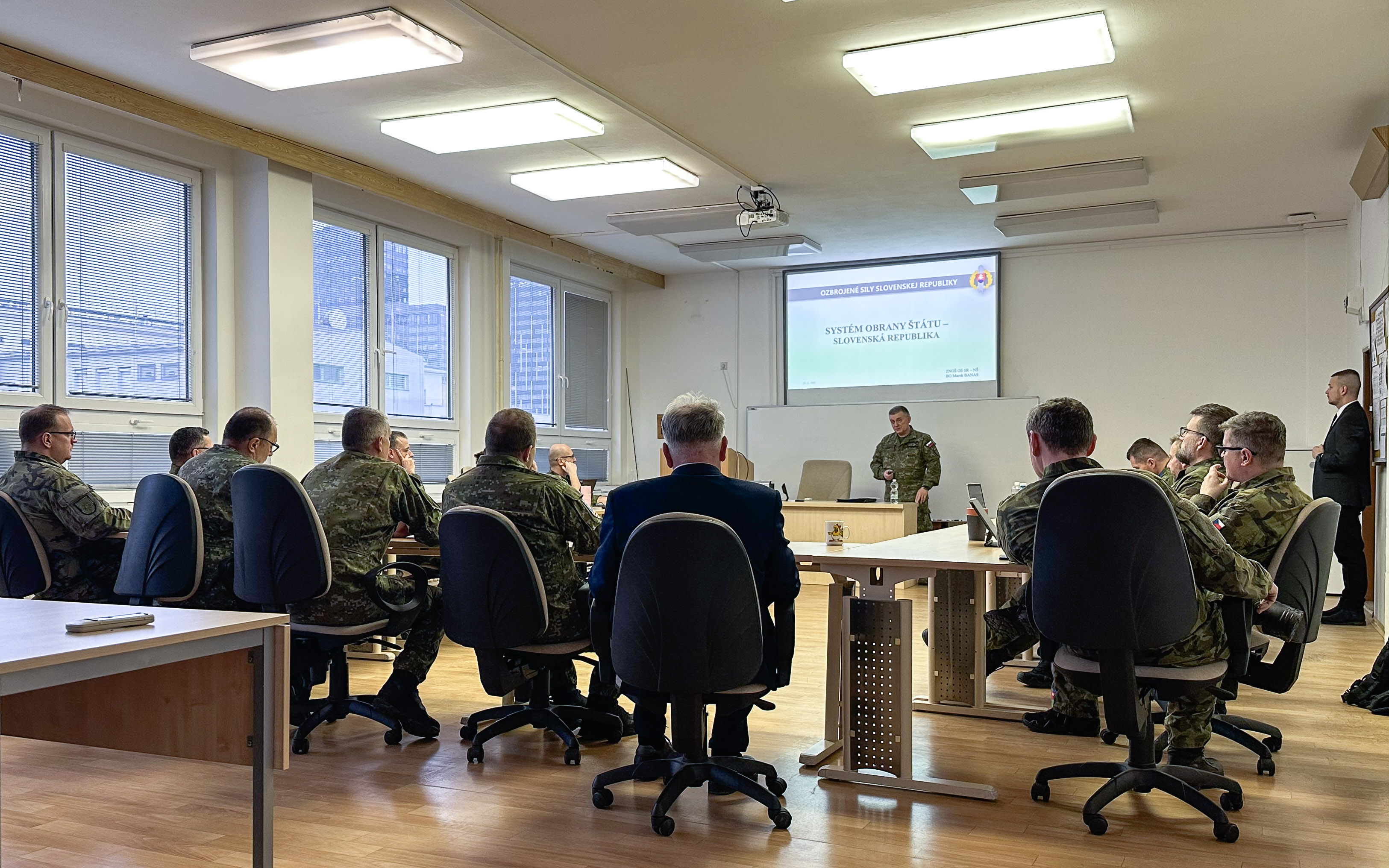 Právě si prohlížíte Visit of the Deputy Chief of the General Staff of the Armed Forces of the Slovak Republic – Chief of Staff to the General Staff Course of CSMSS